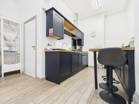 1 bedroom Flat to let in Leeds Road, Harrogate, HG2