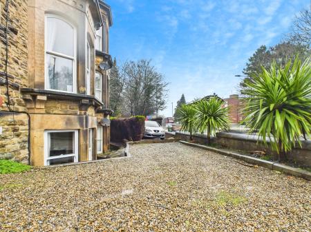 1 bedroom Flat to let in Leeds Road, Harrogate, HG2