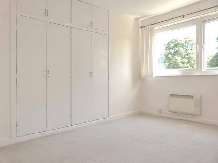 2 bedroom Flat to let in Queens Close, Lancaster Road, Harrogate, HG2