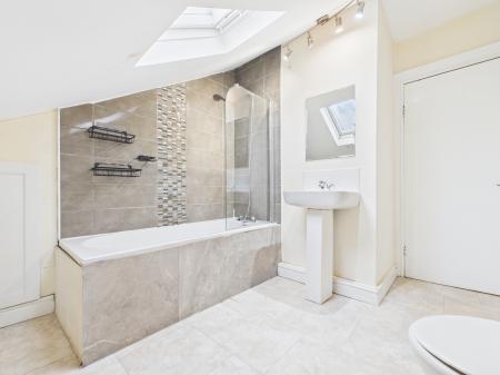 1 bedroom Flat to let in Heywood Road, Harrogate, HG2