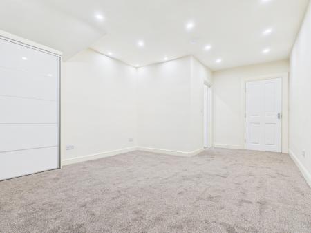 2 bedroom Flat to let in Ripon Road, Harrogate, HG1