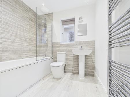 4 bedroom Detached house to let in Scampston Drive, Beckwithshaw, HG3