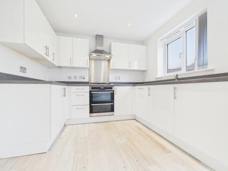 4 bedroom Detached house to let in Scampston Drive, Beckwithshaw, HG3