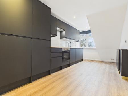 2 bedroom Flat to let in Harlow Moor Drive, Harrogate, HG2