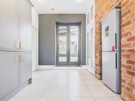 2 bedroom Flat to let in Kent Road, Harrogate, HG1