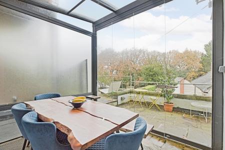 2 bedroom Flat to let in Kent Road, Harrogate, HG1