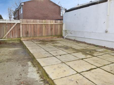 3 bedroom Terraced House to let in Avenue Grove, Starbeck, Harrogate, HG2