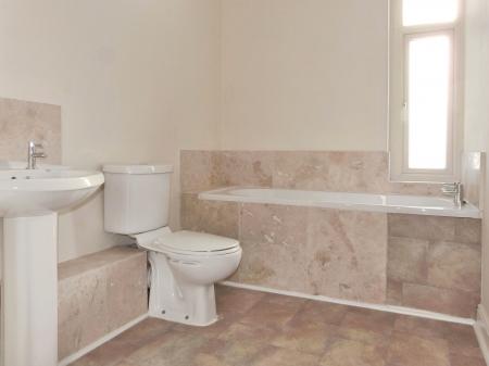 3 bedroom Terraced House to let in Avenue Grove, Starbeck, Harrogate, HG2