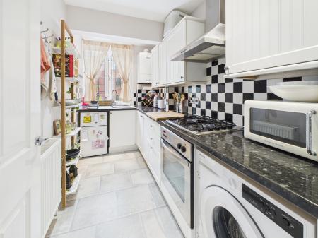 2 bedroom Flat to let in Springfield Avenue, Harrogate, HG1