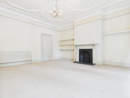 3 bedroom Duplex to let in Harlow Moor Drive, Harrogate, HG2