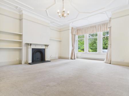 3 bedroom Duplex to let in Harlow Moor Drive, Harrogate, HG2