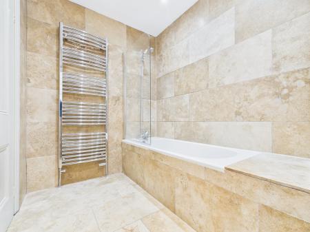 3 bedroom Duplex to let in Harlow Moor Drive, Harrogate, HG2