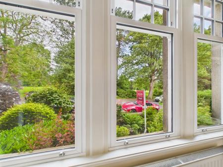 3 bedroom Duplex to let in Harlow Moor Drive, Harrogate, HG2