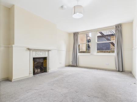 3 bedroom Duplex to let in Harlow Moor Drive, Harrogate, HG2
