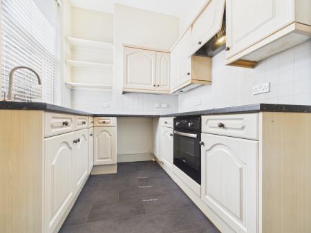 3 bedroom Duplex to let in Harlow Moor Drive, Harrogate, HG2
