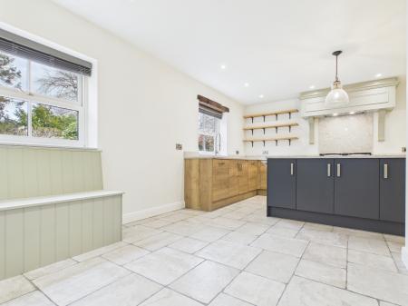 4 bedroom Detached house to let in High Street, Hampsthwaite, HG3