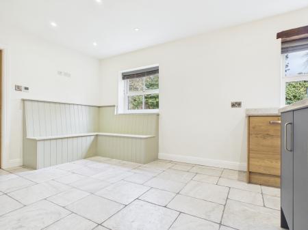 4 bedroom Detached house to let in High Street, Hampsthwaite, HG3