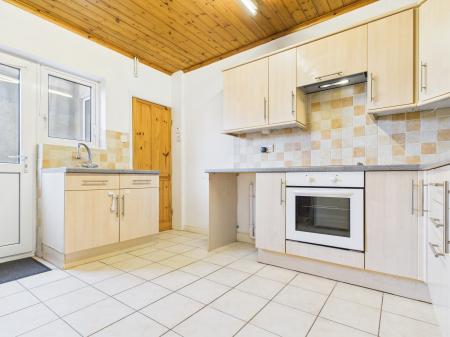 2 bedroom Terraced House to let in Birch Grove, Harrogate, HG1