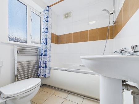 2 bedroom Terraced House to let in Birch Grove, Harrogate, HG1