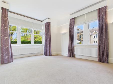 2 bedroom Flat to let in Tewit Well Road, Harrogate, HG2