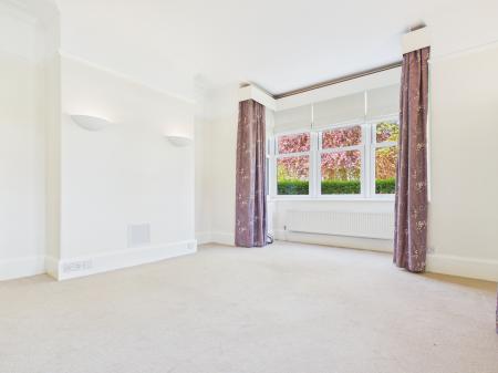 2 bedroom Flat to let in Tewit Well Road, Harrogate, HG2
