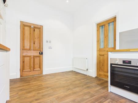 2 bedroom Flat to let in Tewit Well Road, Harrogate, HG2