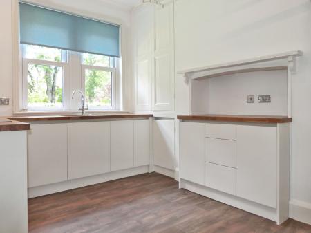 2 bedroom Flat to let in Tewit Well Road, Harrogate, HG2