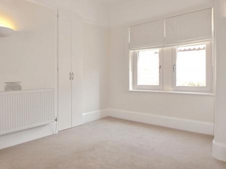 2 bedroom Flat to let in Tewit Well Road, Harrogate, HG2