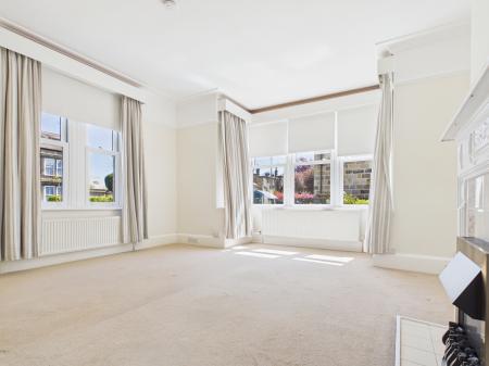 2 bedroom Flat to let in Tewit Well Road, Harrogate, HG2