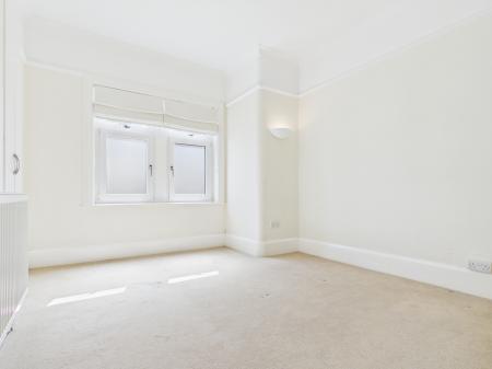 2 bedroom Flat to let in Tewit Well Road, Harrogate, HG2
