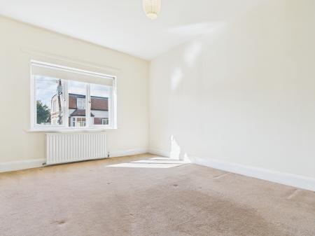 3 bedroom Flat to let in Woodside, Harrogate, HG1