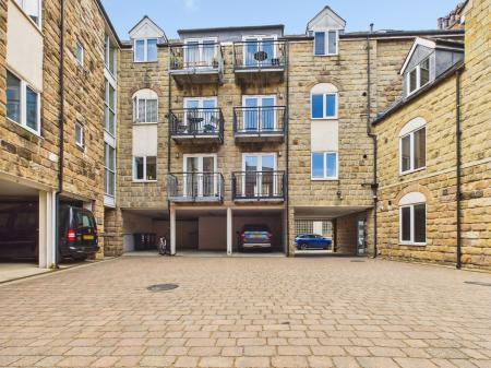 Mowbray Square, Harrogate, HG1