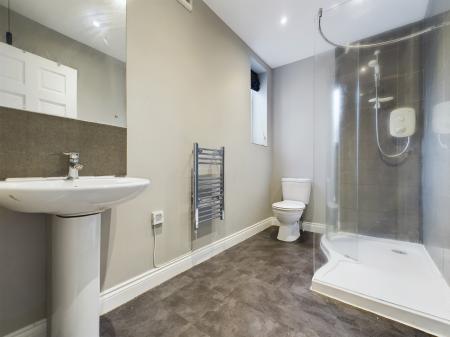 2 bedroom Flat to let in Tower Street, Harrogate, HG1