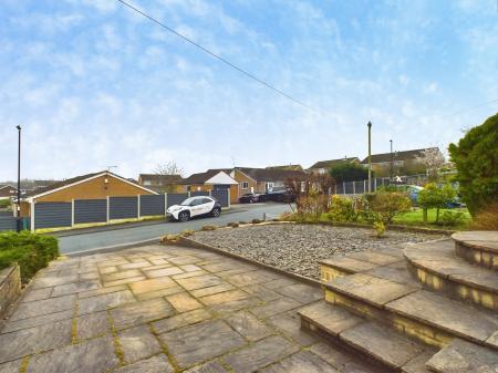 2 bedroom Bungalow to let in Dryden Close, Harrogate, HG1