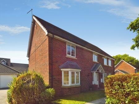4 bedroom Detached house to let in Bogs Lane, Harrogate, HG1