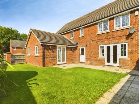 4 bedroom Detached house to let in Bogs Lane, Harrogate, HG1
