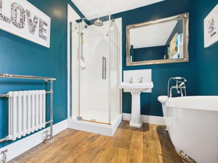 3 bedroom Semi-detached house to let in St Johns Drive, Harrogate, HG1