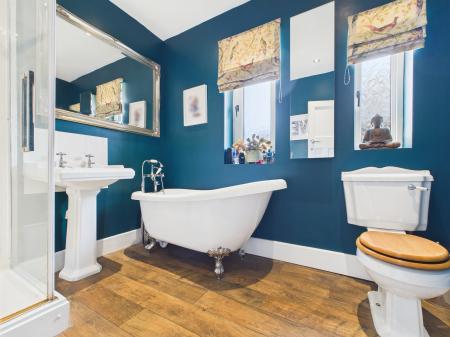 3 bedroom Semi-detached house to let in St Johns Drive, Harrogate, HG1