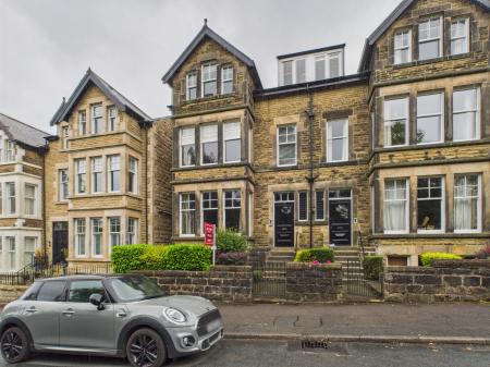 Harlow Moor Drive, Harrogate, HG2
