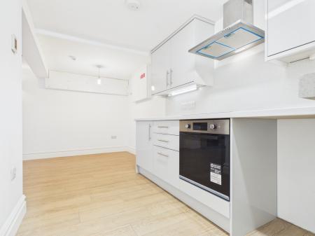 1 bedroom Flat to let in Harlow Moor Drive, Harrogate, HG2