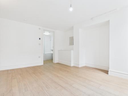 1 bedroom Flat to let in Harlow Moor Drive, Harrogate, HG2