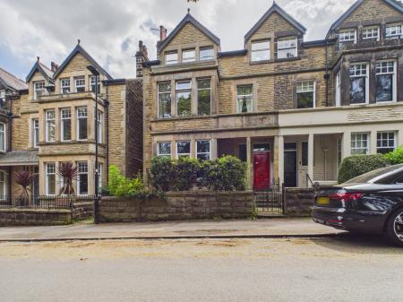 1 bedroom Flat to let in Harlow Moor Drive, Harrogate, HG2