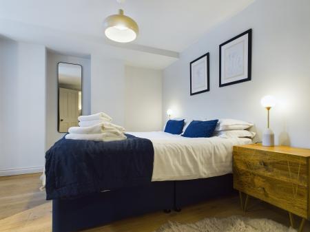 2 bedroom Flat to let in Kings Road, Harrogate, HG1