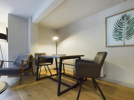 2 bedroom Flat to let in Kings Road, Harrogate, HG1