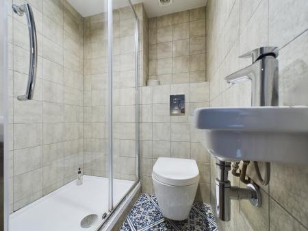 2 bedroom Flat to let in Kings Road, Harrogate, HG1
