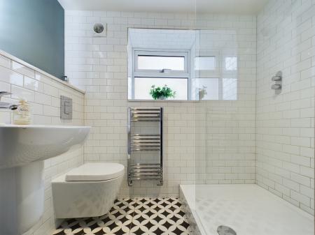 2 bedroom Flat to let in Kings Road, Harrogate, HG1