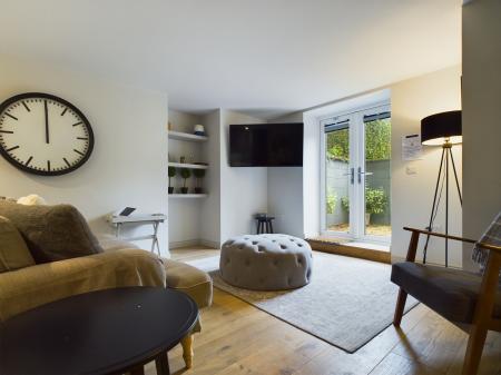 2 bedroom Flat to let in Kings Road, Harrogate, HG1