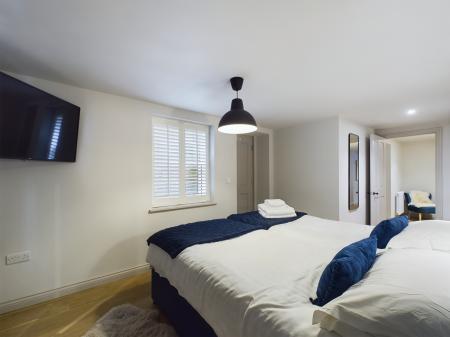 2 bedroom Flat to let in Kings Road, Harrogate, HG1