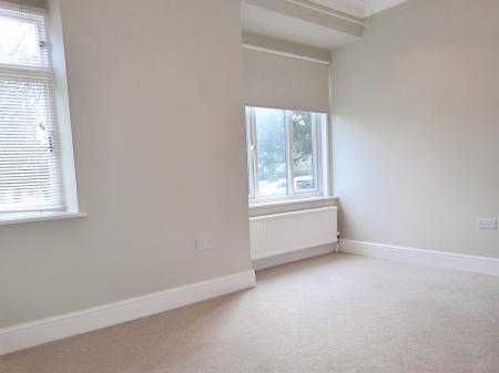 3 bedroom Flat to let in Park Road, Harrogate, HG2