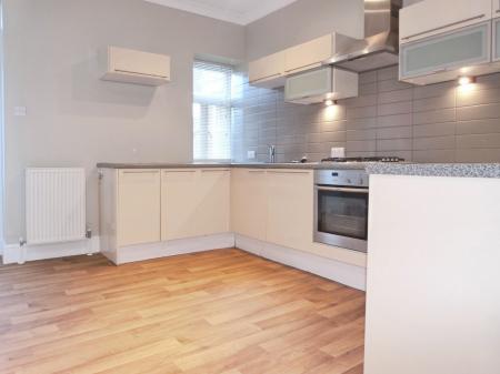3 bedroom Flat to let in Park Road, Harrogate, HG2